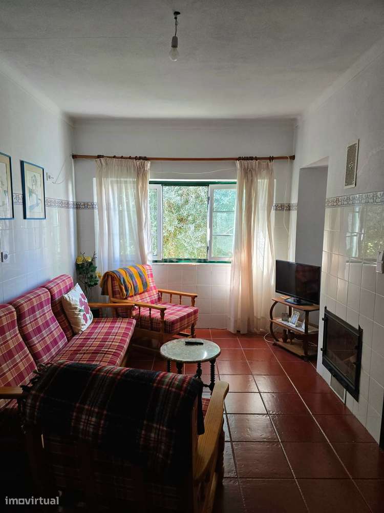 Moradia T3 com 2000 m² de Terreno, Poço, Forno Tradicional e Garagem –-23