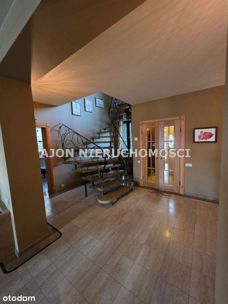 Willa z garażem, Czechowice Dziedzice ul. Zawiła-18