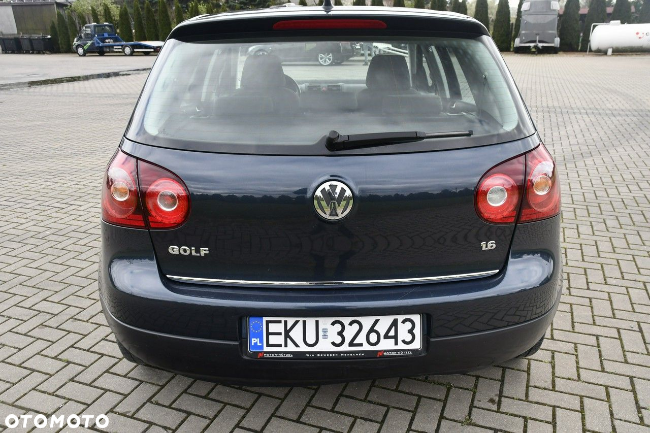 Volkswagen Golf - 10