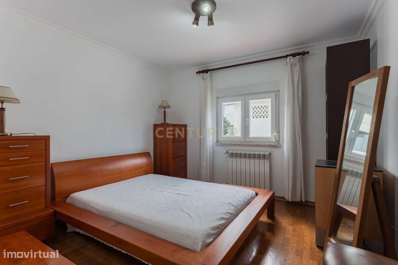 Moradia T3 de Charme no Bairro da Encarnação-17