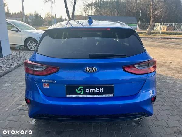 Kia Ceed 1.4 L - 8