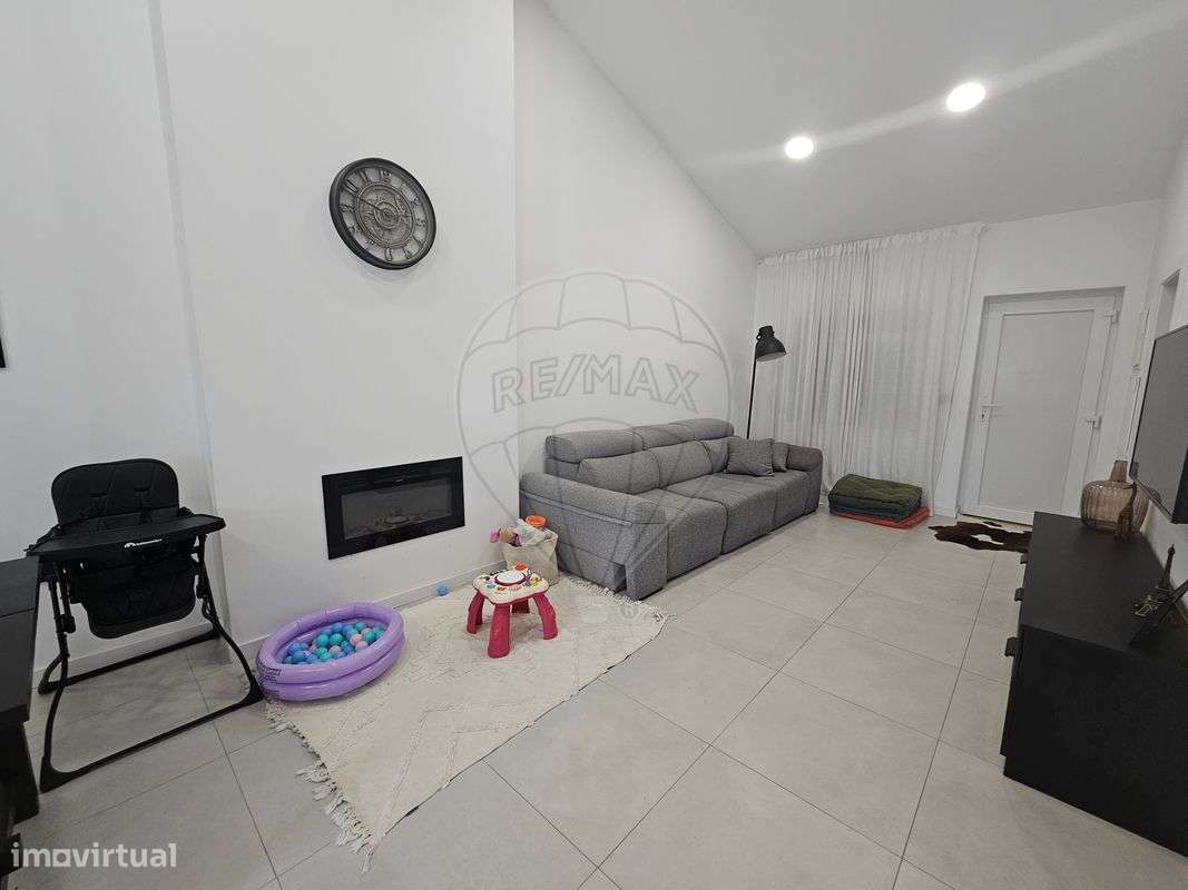 Moradia T2 para venda - Grande imagem: 3/18