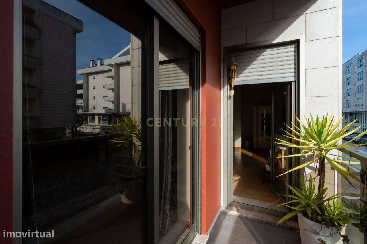 Excelente Apartamento T2 com elevador e garagem-33