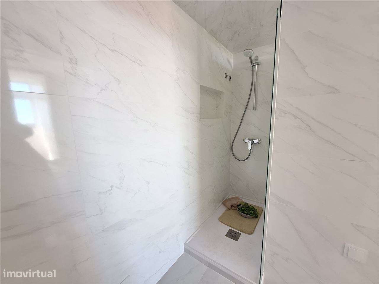 Apartamento T3 | Benfica, Bairro Sta. Cruz-18