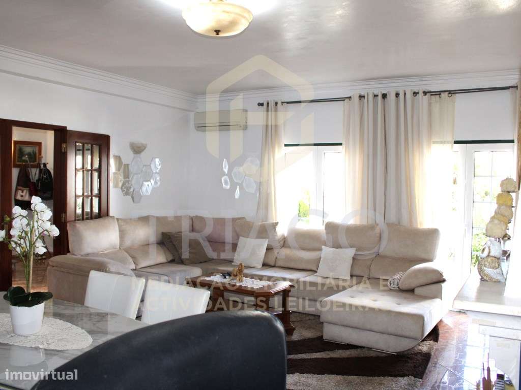 Fantástica Moradia T4 mais Escritório com Garagem-16