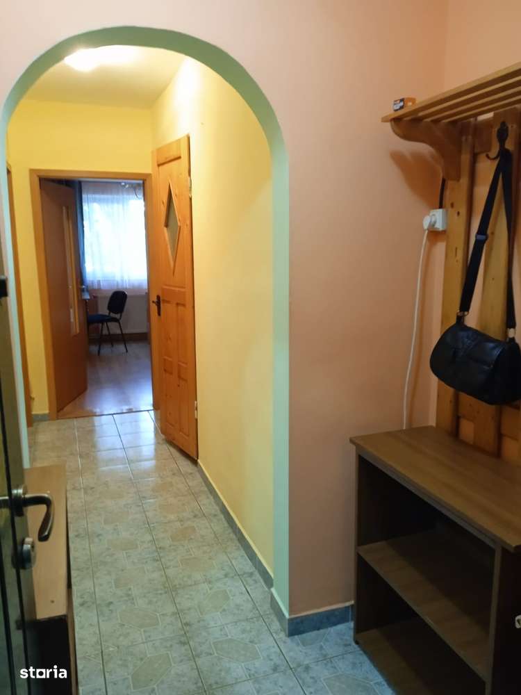 Vând apartament 2 camere, Mănăștur , decomandat, etaj 1-5