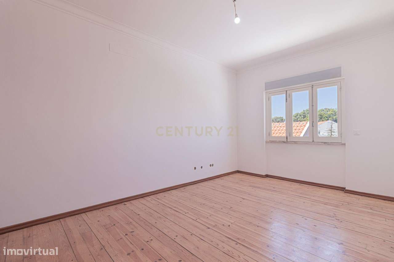 Distinta Moradia, com piscina e adega - perto de praias-28