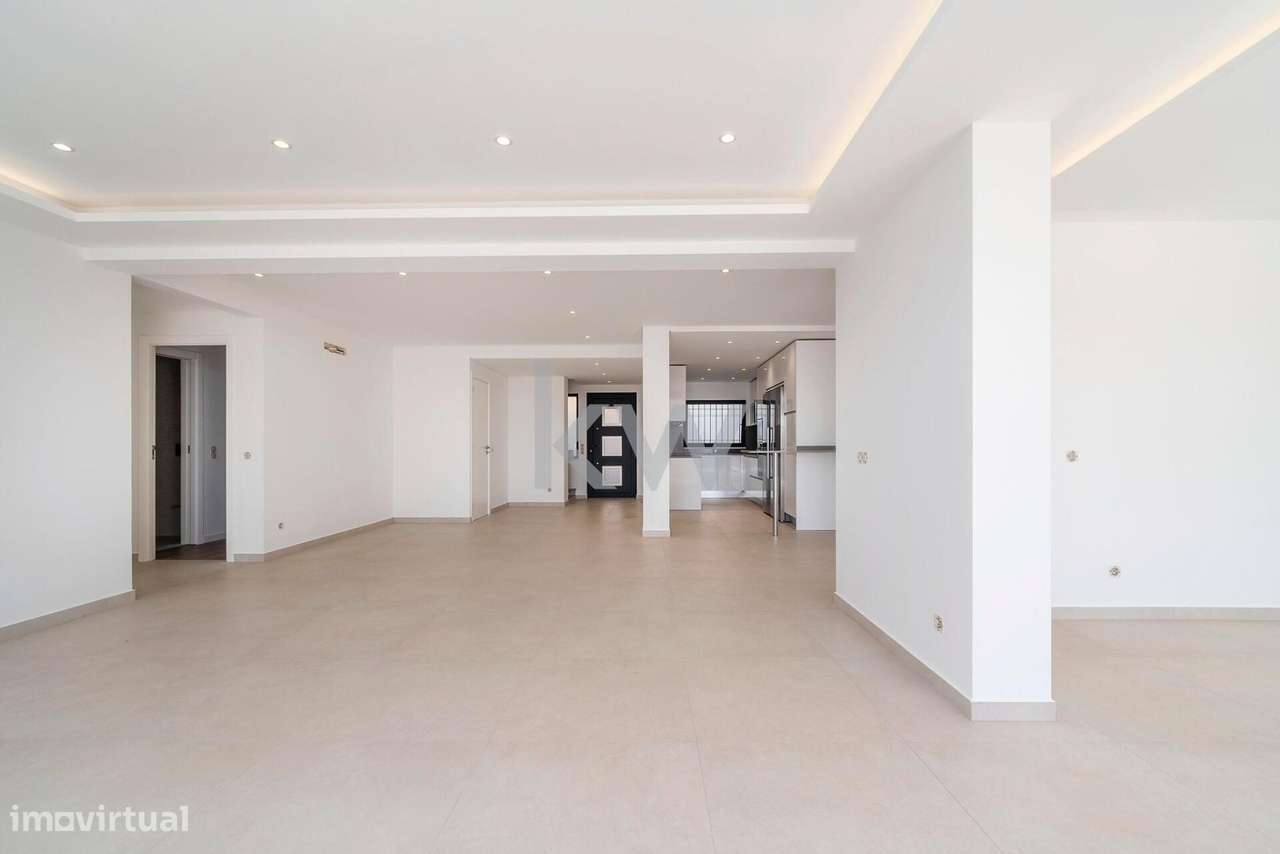 Moradia T5 Totalmente renovada a 250m da Praia da Galé - Grande imagem: 5/52