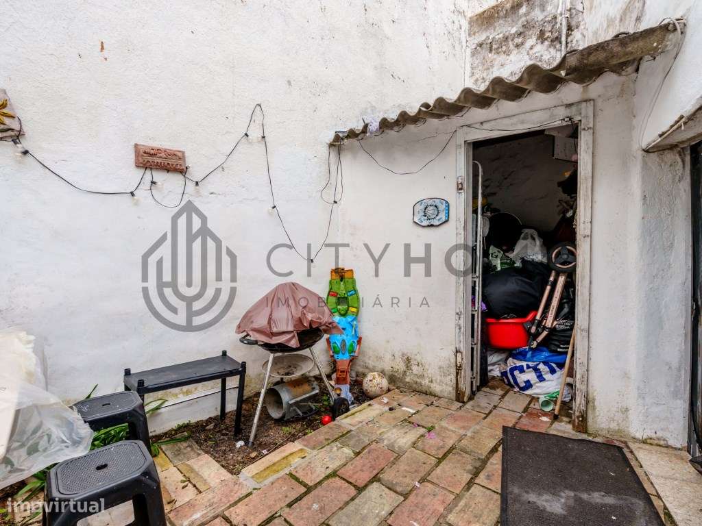 Moradia T2 com quintal no centro de Lagoa-19