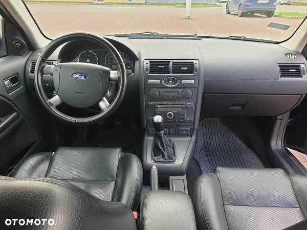 Ford Mondeo 2.0 TDCi Ambiente - 2