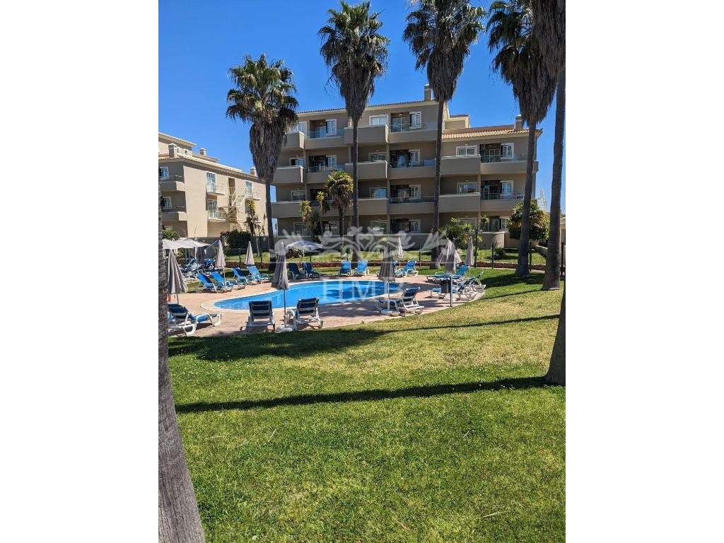 Apartamento T1+1 em Alvor, piscina e garagem-21