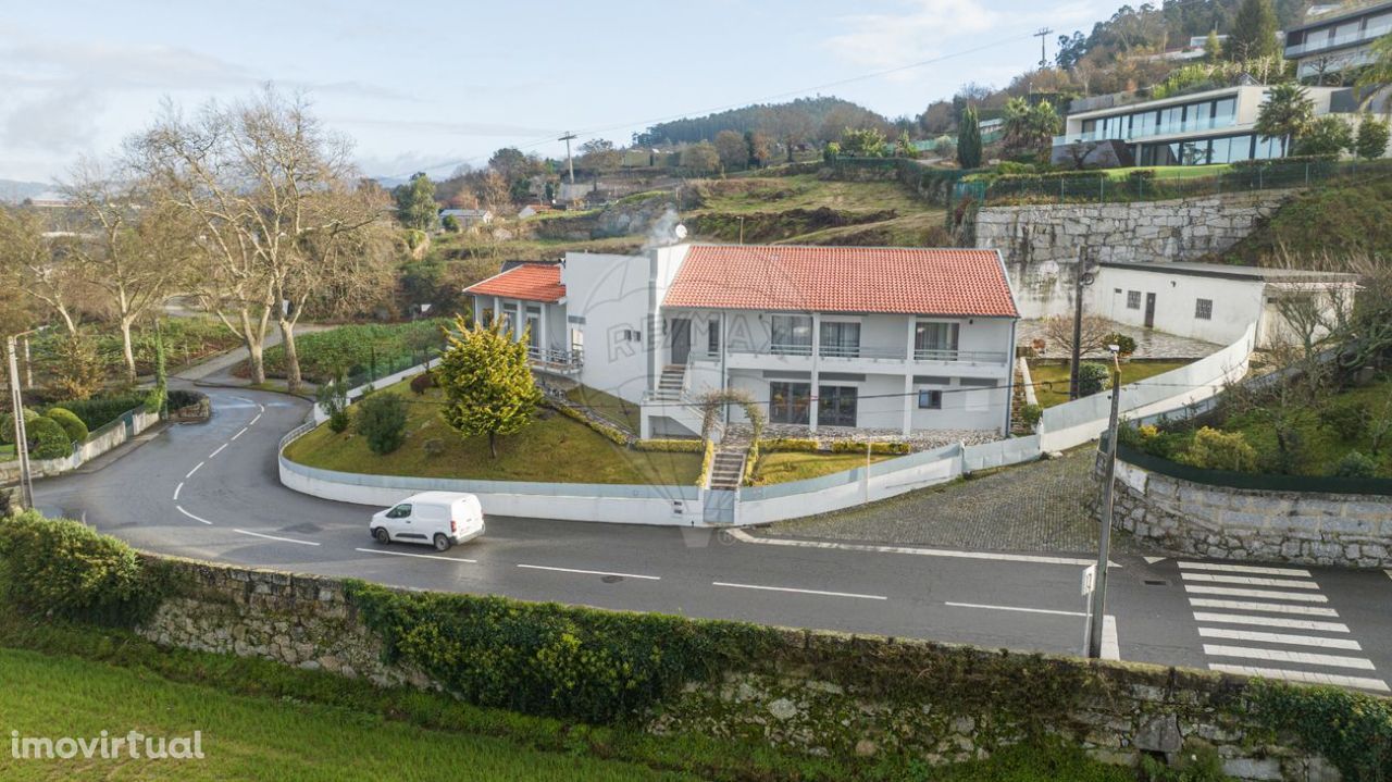 Fantástica Moradia T3 com terreno de construção - Guimarães - Costa