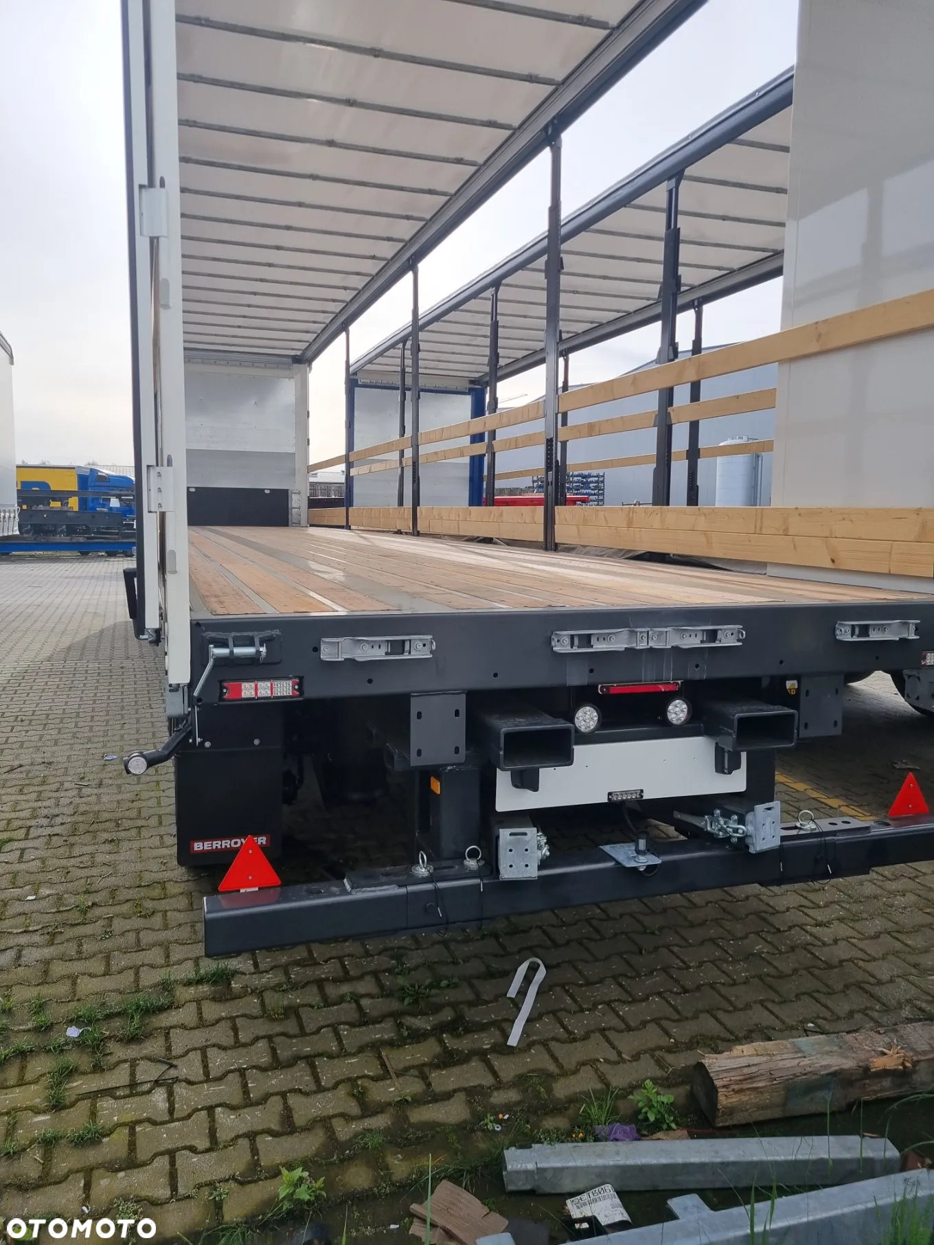 System Trailers Web-Trailer 3-Achs Schiebeplane + Bordwand + FLEXSTRAP - 6