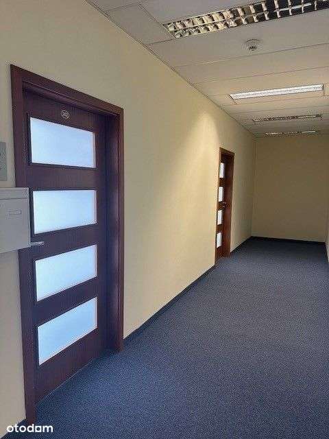Biuro 75 mkw. - atrakcyjne warunki najmu! - Pełny obrazek: 4/10