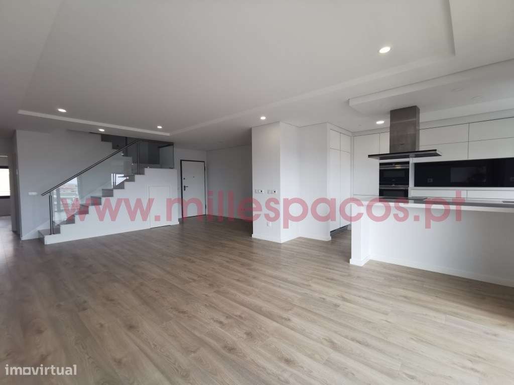 Duplex T4 ( 4 quartos-2 suites, + 2 salas ) com box e terraço - Grande imagem: 2/48