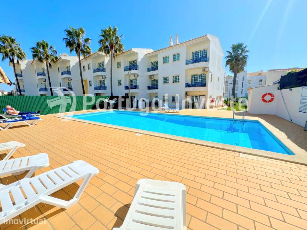 Apenas 5 min da Praia! T0 mobilado com acesso a piscina e excelente...-10