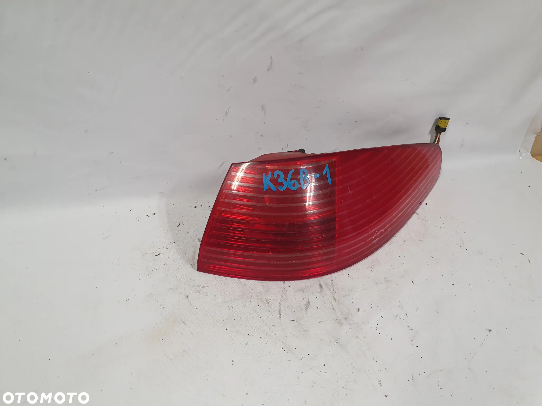 * LAMPA TYLNA PRAWA TYŁ PRAWO PEUGEOT 607 SEDAN - 3