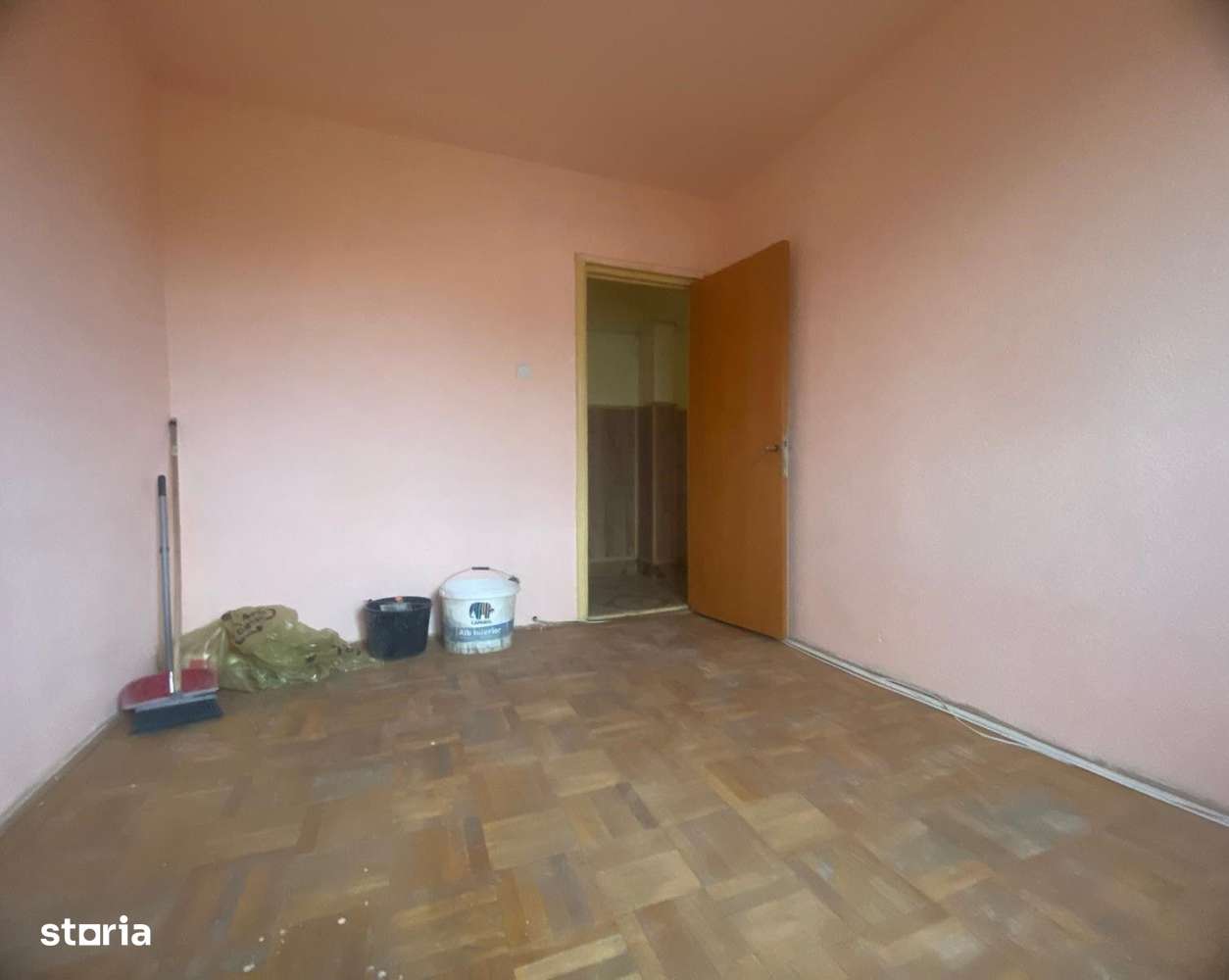 Vanzare apartament cu 3 camere în Micro 6  zonă căutată din Târgoviste-5