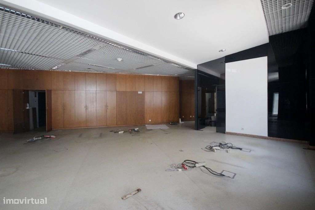 Espaço comercial à venda na Rua Doutor Teixeira Guedes - Santarém-5
