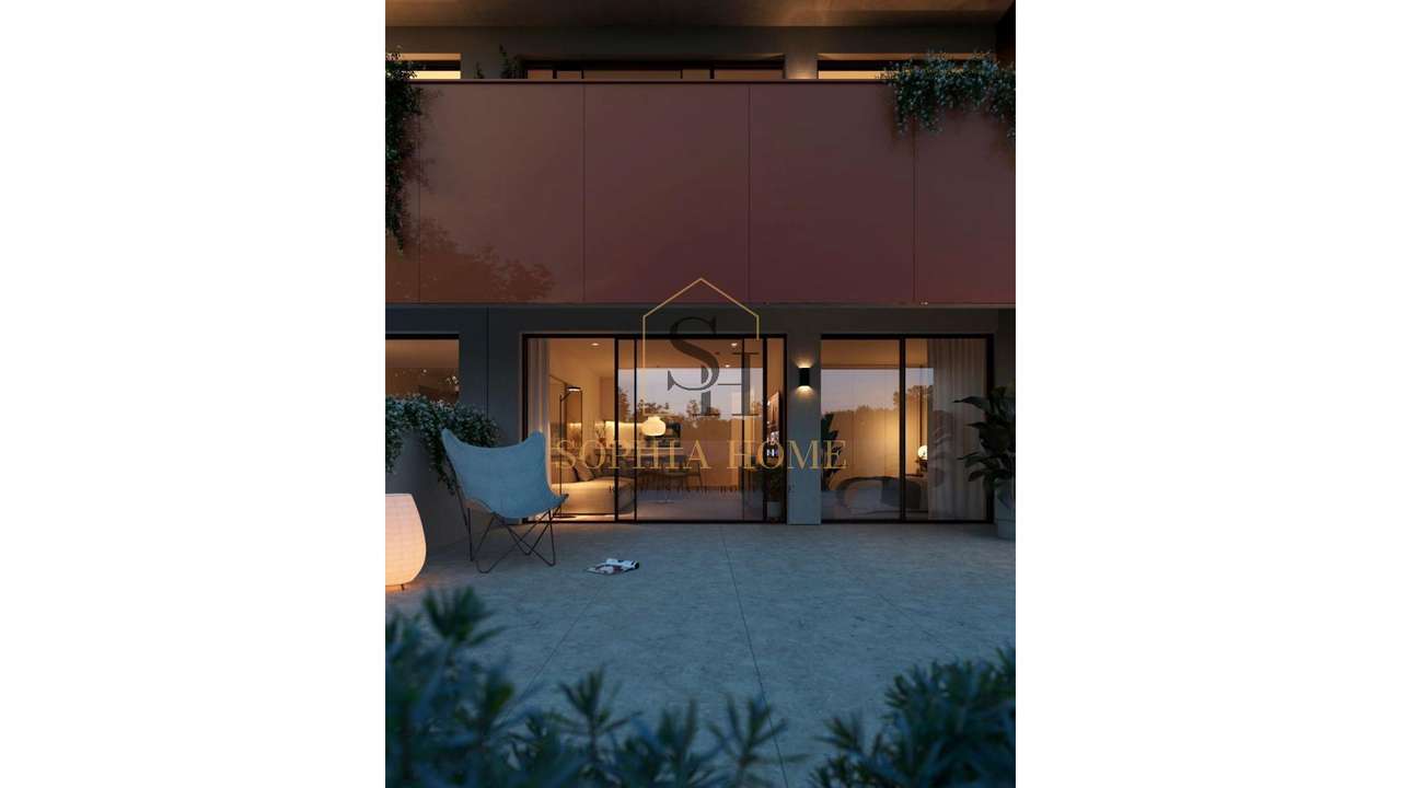 T0 c/ Pátio | 56 m2 | Av. Rep. Mafamude-14