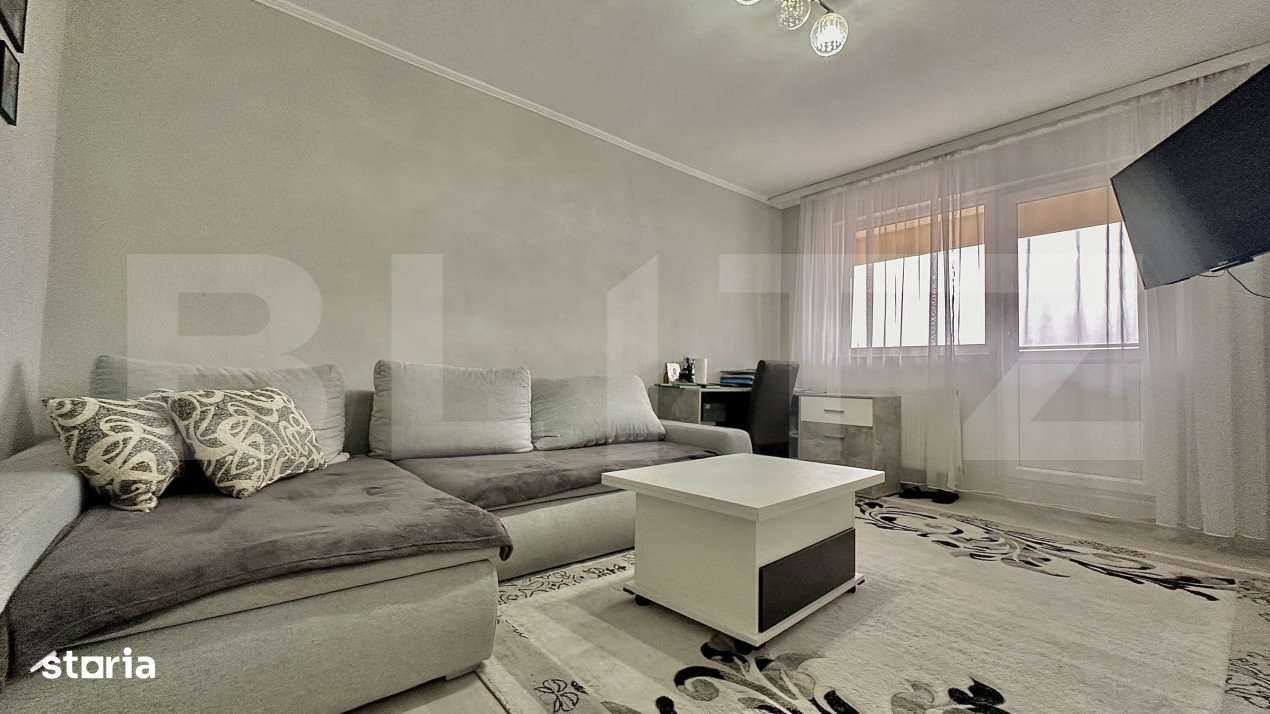 Apartament 3 camere,  etaj intermediar cu lift, parcare, zona Rogerius - Imagine principală: 2/7