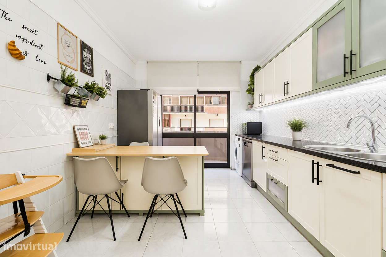 T4 com 184 m², garagem,  varandas e espaço para toda a família-8