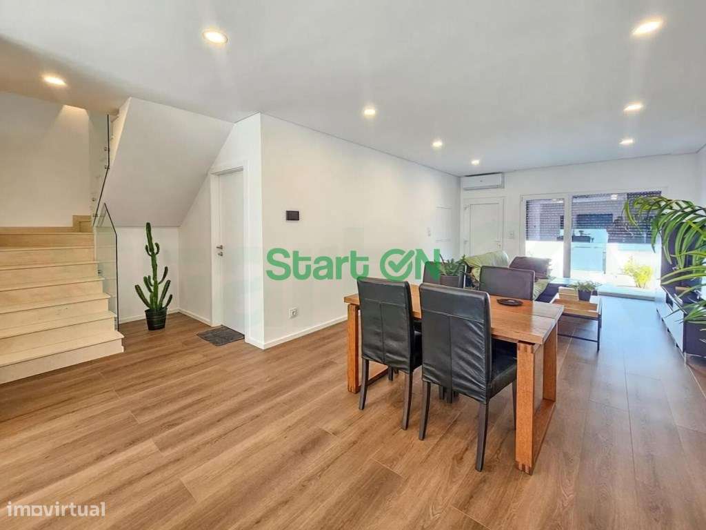 Exclusiva Moradia T3+1 Contemporânea com Piscina Privada-4
