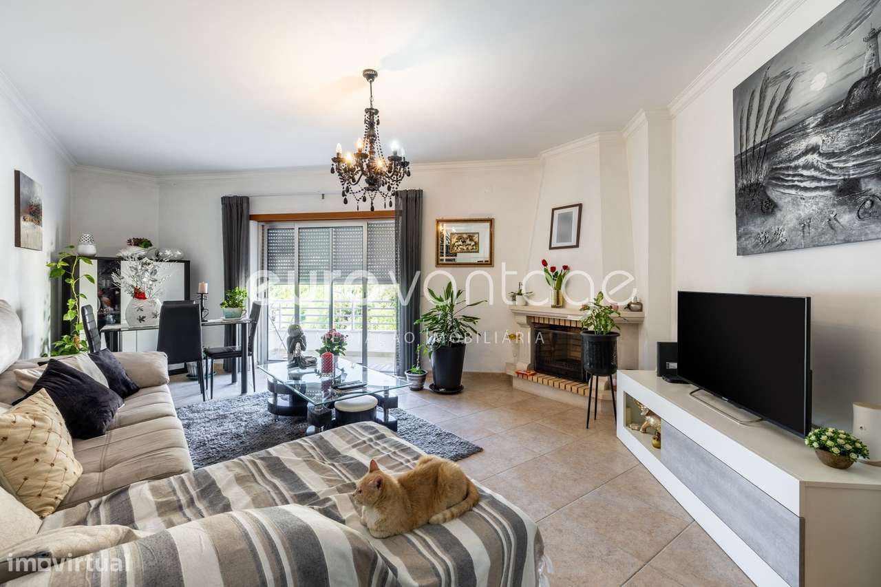 Apartamento T2 na Urbanização de São Romão-3