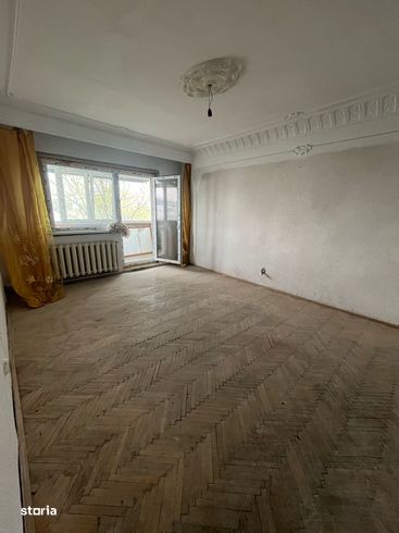 Apartament trei camere - Zona Poliție Gară - 74 mp-0