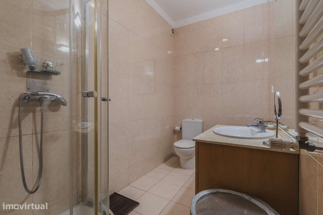 Moradia T4 com jardim e garagem dupla a 6 min do centro de Braga-21