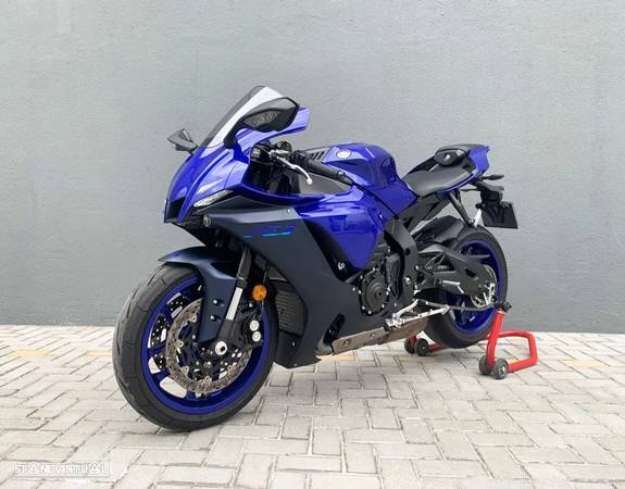 Yamaha YZF 1000 R1 - 1