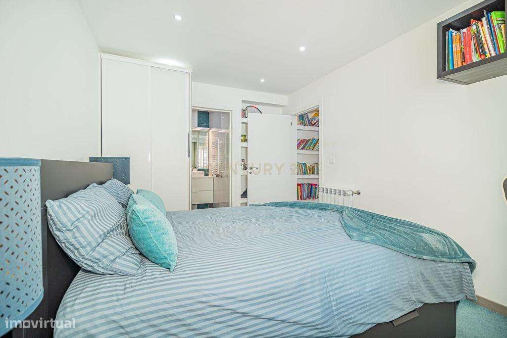 Moradia T6 com Vista para a Cidade em Loures-12