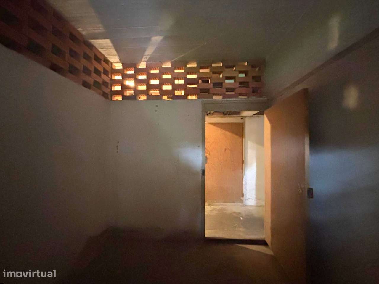 Apartamento T3 para remodelação total nos Olivais-22