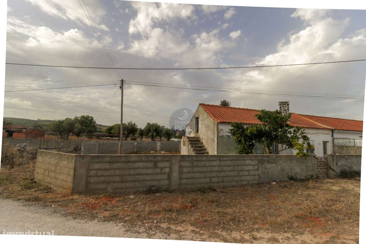 Casa de Pedra V2 c/ Renovação em 528 m2 de Terreno-10