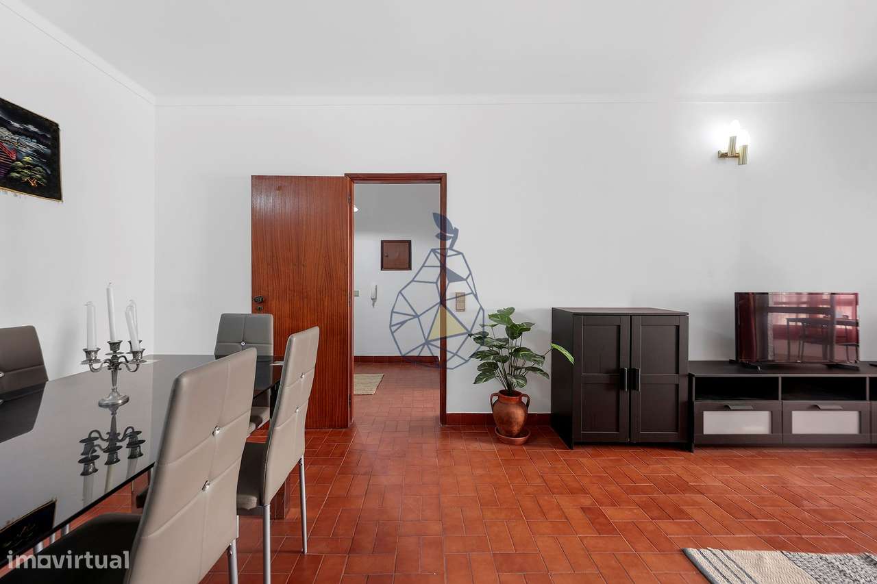 Apartamento T2 com Garagem e Elevador — Portimão-30
