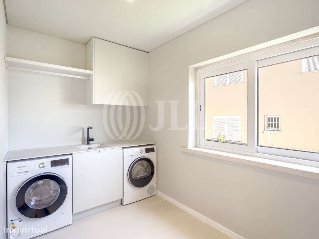 Moradia T5+2 com piscina no Estoril-25