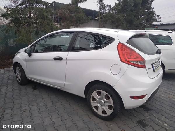 Ford Fiesta - 12