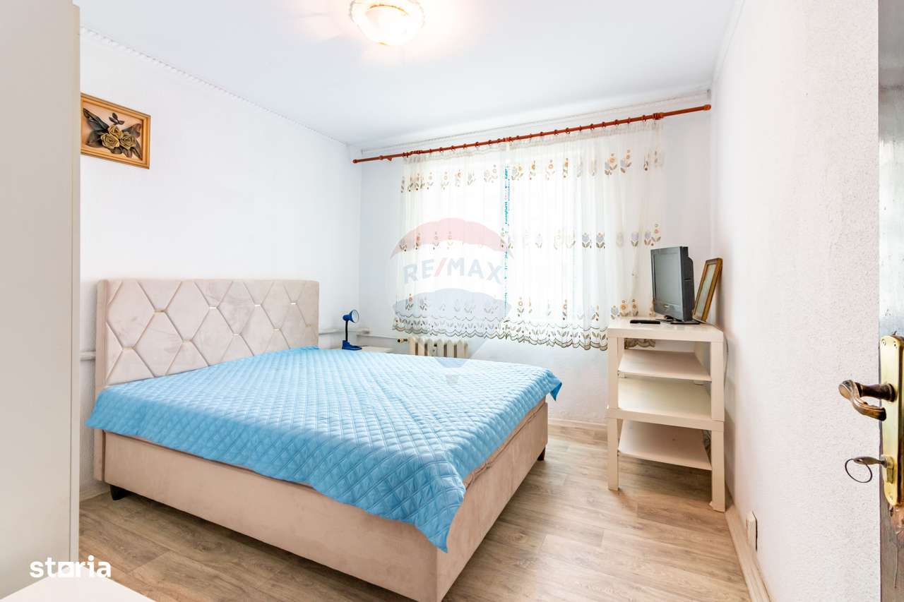 Apartament cu 3 camere de vânzare în zona Sebastian-11