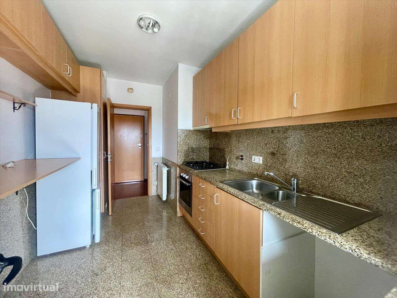 Apartamento T3 com Garagem e Excelente Localização - Grande imagem: 5/19