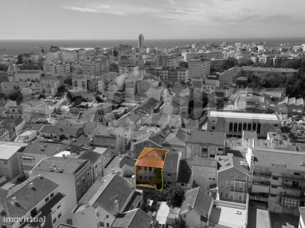 PRÉDIO COM 3 APARTAMENTOS NO CENTRO HISTÓRICO FIGUEIRA DA FOZ-8