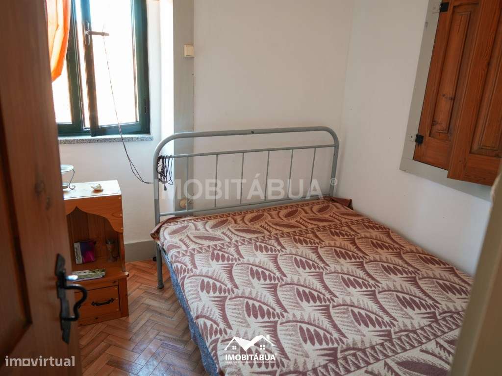 Casa Tradicional Portuguesa com Quintal, Vista e Muitos Detalhes Au...-14