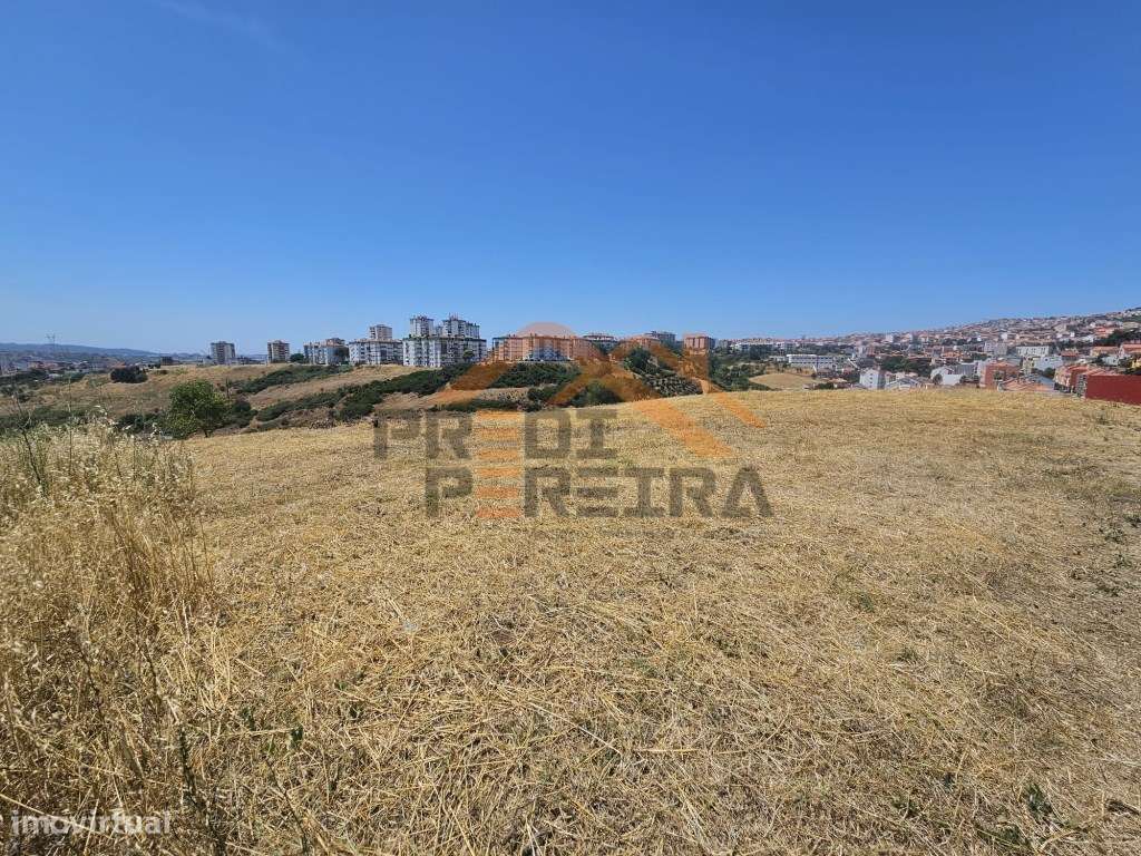 Situado na Ramada, 1800 m² terreno - Excelente Oportunidade de Inve...-9