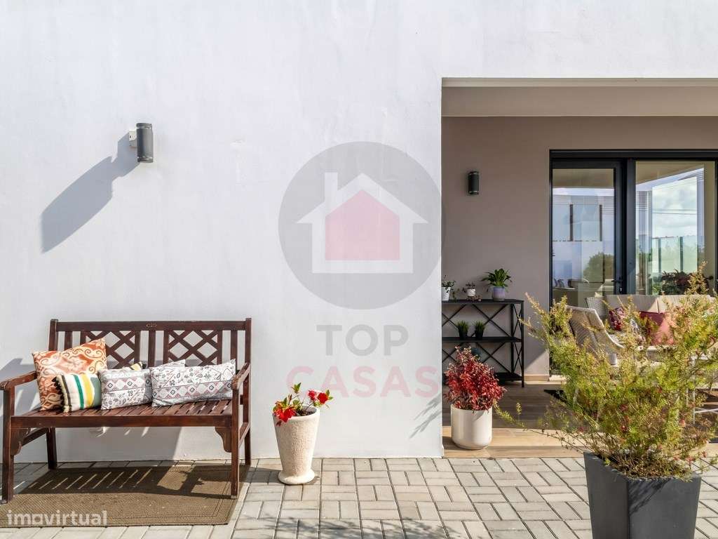 Moradia Contemporânea com 3 Quartos e Jardim Próxima de Caldas da R...-9