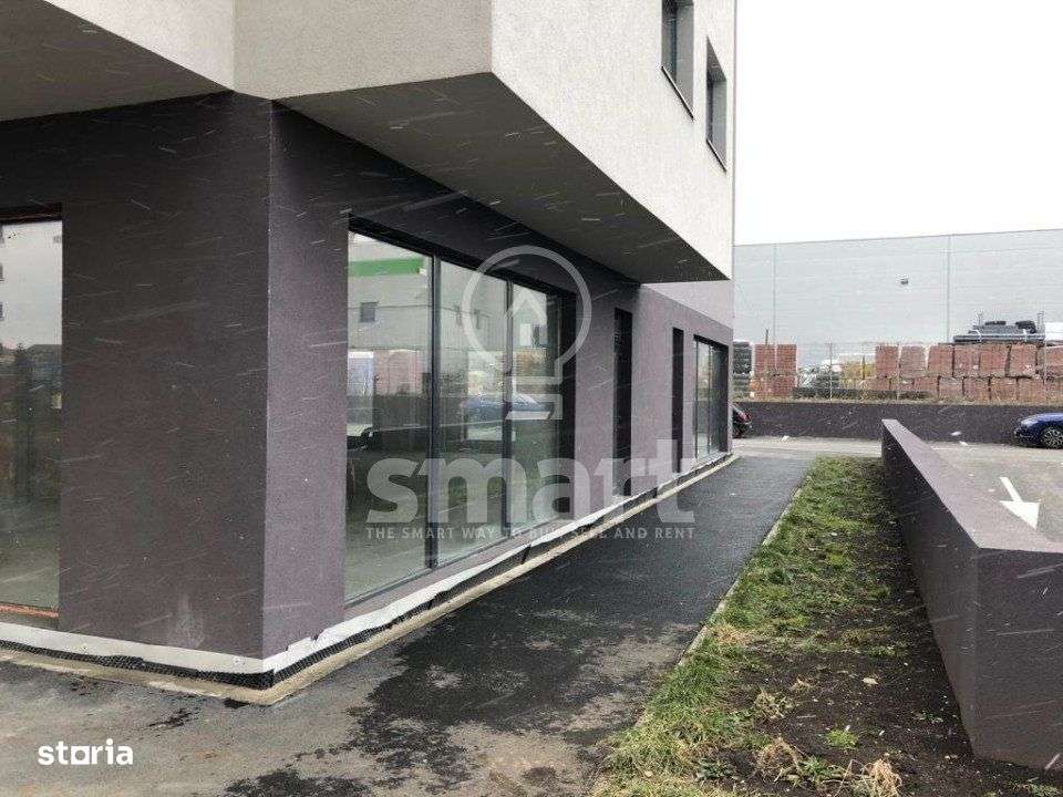 Spatiu comercial , parter de bloc nou, vitrina generoasa - Imagine principală: 2/6