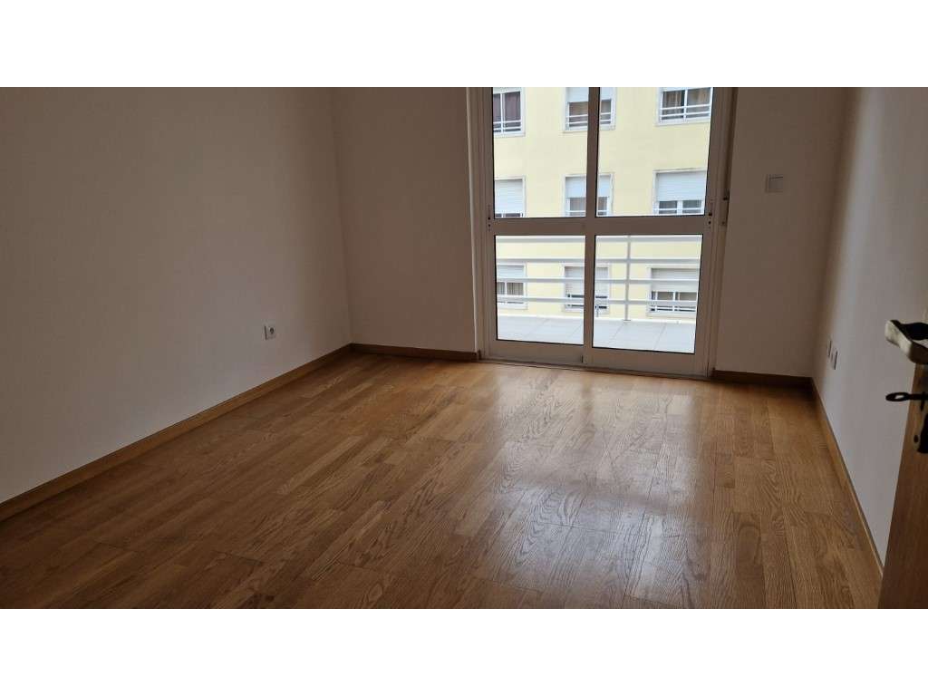 Hospital - T2 com varandas-10