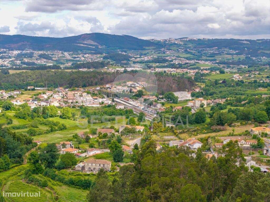 Moradia T4 Térrea de Luxo em Pedra com Terreno, Garagem e Levada Natur-47
