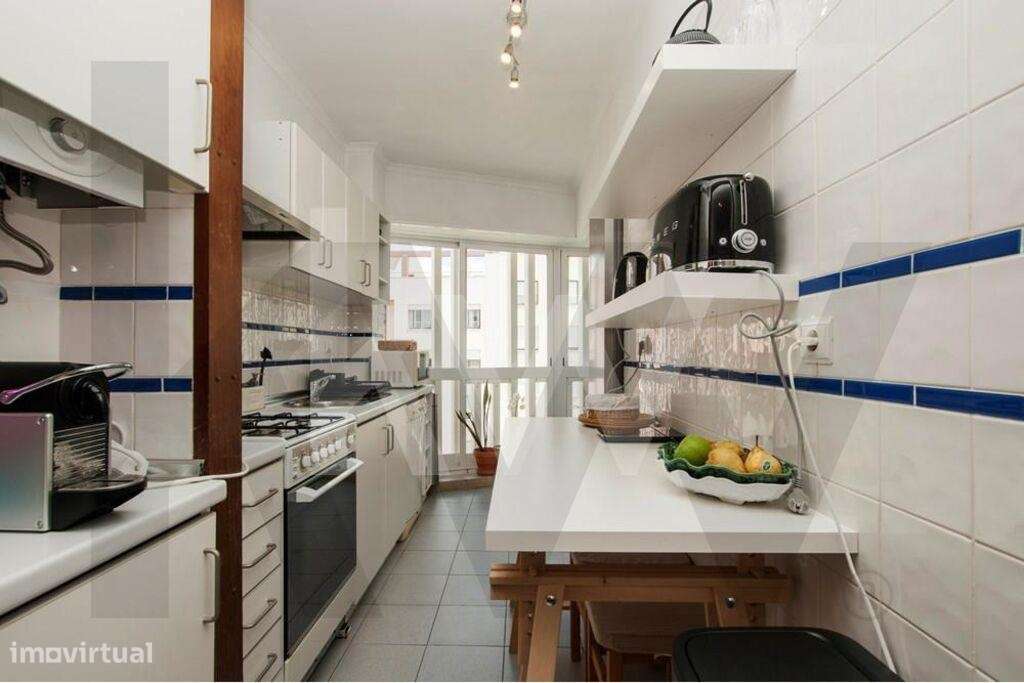 APARTAMENTO T1 RENOVADO, MOBILADO, COZINHA EQUIPADA | GARAGEM | CARNID - Grande imagem: 2/15