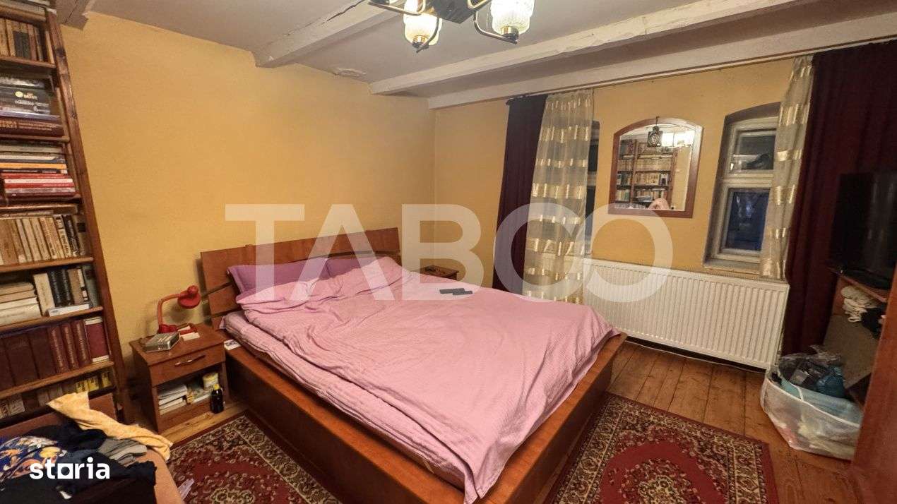 Casa de vanzare cu curte spatioasa loc relaxare si gradina Cornatel - Imagine principală: 5/17