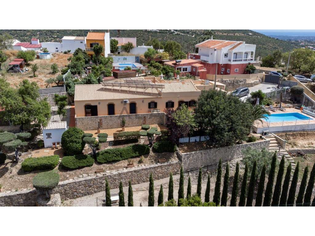 Villa tradicional com piscina em Loulé-2
