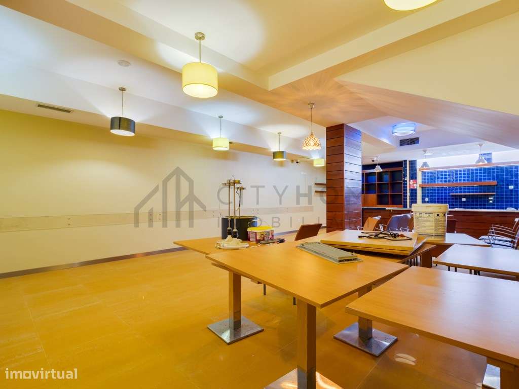 Espaço Comercial de 425m² no Coração de Faro-13